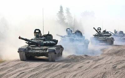 Две танковые БТГ, усиленные артиллерией, сформированы недалеко от украинской границы