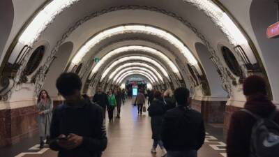Беглов ушел от ответа на вопросы петербуржцев о запуске новых станций метро