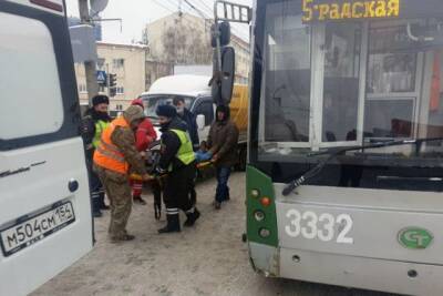 В Новосибирске в ДТП с участием «ГАЗели» пострадал пассажир троллейбуса №5