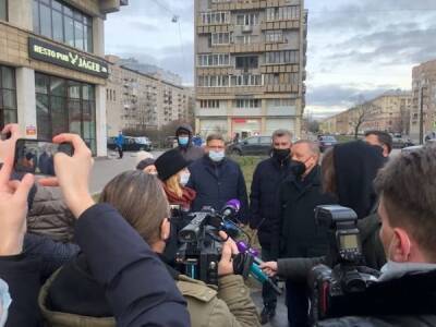 На встрече с жителями Красногвардейского района Беглов стал отрицать объявленный Смольным рост цены на проезд