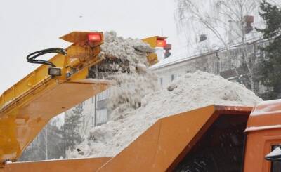 382 рабочих и 159 единиц спецтехники очищают улицы Казани от снега