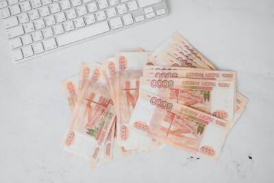 В Колпино мошенницы подменили пенсионерке 320 тыс. рублей на купюры из банка приколов