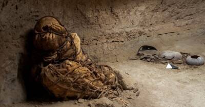 В Перу раскопали древнюю мумию, перевязанную веревками (фото)