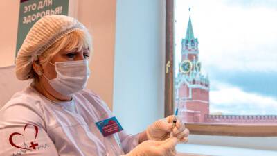 Впервые за 10 недель в России снизилась смертность от ковида