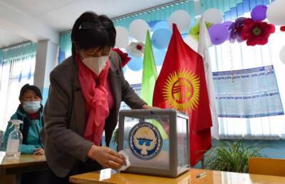 По первым данным ЦИК, четыре оппозиционные партии проходят в парламент Киргизии