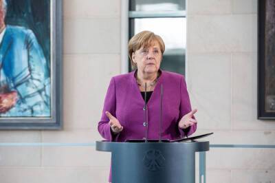 Польский премьер оскорбил Меркель из-за мигрантов