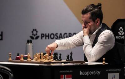 Непомнящий и Карлсен сыграли вничью в третьей партии за мировую шахматную корону