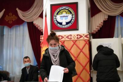 В Киргизии закончилось голосование на выборах депутатов парламента