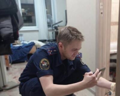 Во Владивостоке обнаружили тела молодой пары в запертой изнутри квартире