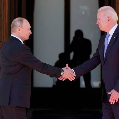 Песков: Встреча Путина и Байдена пройдет, скорее всего, в режиме видеоконференции