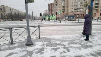 Петербуржцы жалуются на заснеженные дороги и бездействие коммунальщиков