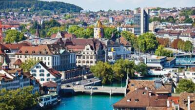 Швейцарцы на референдуме поддержали введение ковид-паспортов в общественных местах