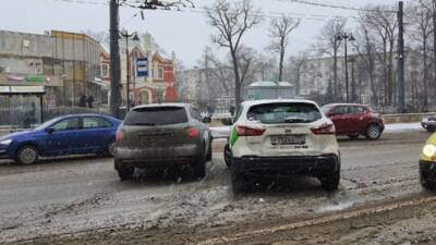 Журналист Архиреев объяснил, чем опасен вовремя неубранный снег на дорогах Петербурга