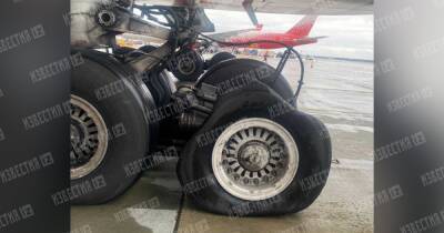 В Шереметьево сел Boeing с лопнувшим при взлете колесом