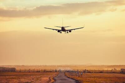ЮАР призвала срочно отменить ограничения авиасообщения из-за омикрон-штамма