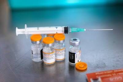 Maariv: ЮАР готова ввести обязательные прививки населения