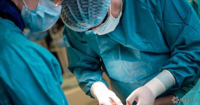 Хирург удалил камень из почки малыша с помощью перчатки в Улан-Удэ