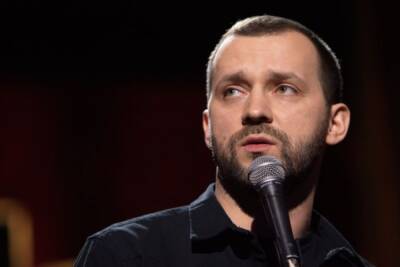 Комик Руслан Белый заявил об отмене концертов по негласному требованию властей