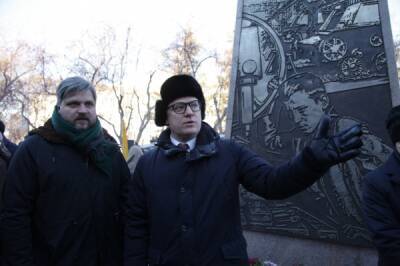 В Челябинске открыли стелу "Город трудовой доблести"