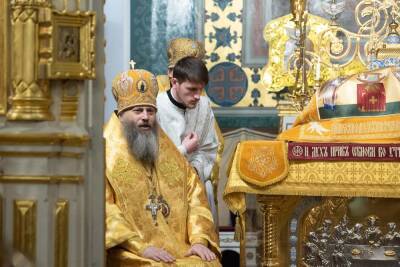 Новосибирский митрополит Никодим благословил верующих на Рождественский пост