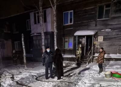 Прокуратура ХМАО начала проверку по факту пожара в доме № 13, где пострадали пять человек