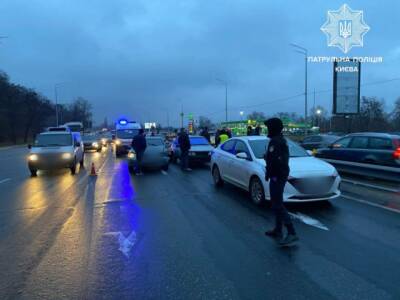 В Киеве произошло ДТП с участием пяти автомобилей