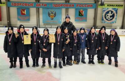 Юные глазовские хоккеисты привезли в Глазов бронзовые медали