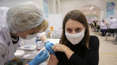 Путин рекомендовал главам регионов лично контролировать наращивание темпов вакцинации