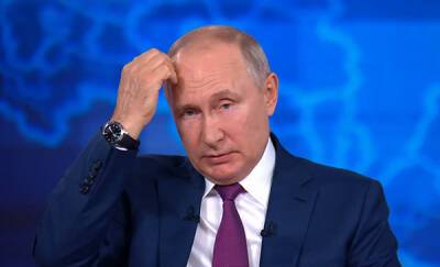 Путин поручил губернаторам "взять под личный контроль" темпы вакцинации