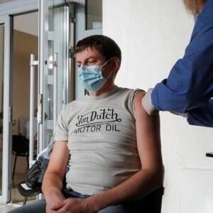 В Украине снизились темпы вакцинации коронавируса