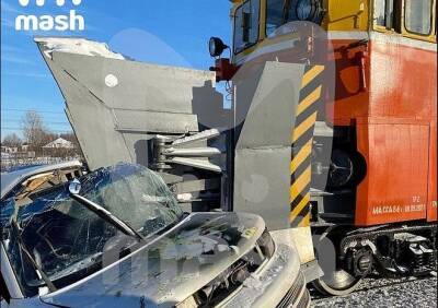 На Алтае трое детей погибли при столкновении снегоуборочного поезда и легковушки