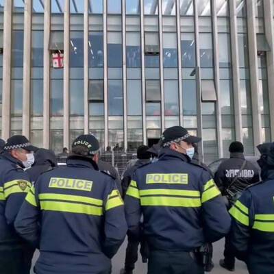 Михаил Саакашвили - Полиция применила слезоточивый газ у здания Тбилисского суда - radiomayak.ru - Украина - Грузия - Тбилиси - Гори