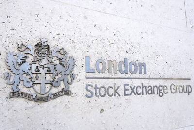 Бумаги российских компаний заметно дорожают в ходе торгов на Лондонской фондовой бирже