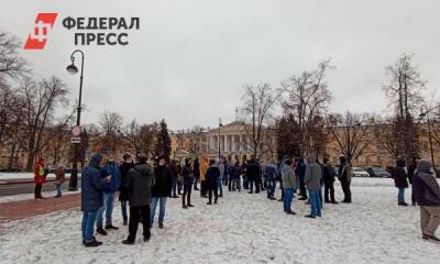 В Петербурге сотрудники «Метростроя» пришли к Смольному и требуют вернуть долги
