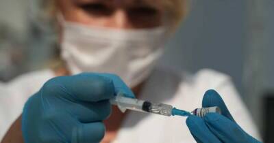 ВОЗ призвала страны ускорить вакцинацию от COVID из-за омикрон-штамма