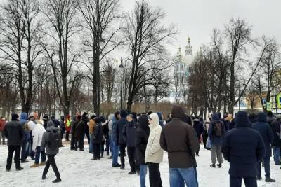 Бывшие работники «Метростроя» потребовали у стен Смольного вернуть долг по зарплате - spb.mk.ru - Санкт-Петербург