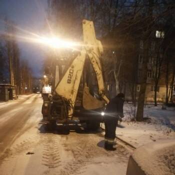 64 тонны соли высыпали коммунальщики на улицы Вологды за выходные