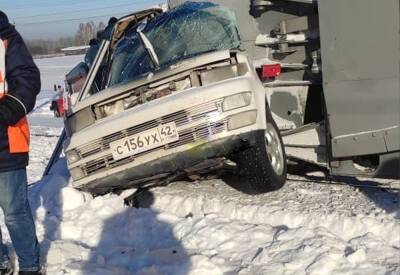 В ДТП с поездом и авто на Алтае погибли трое детей