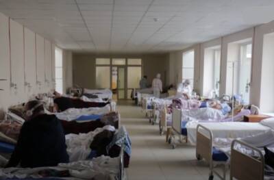 Украинец выпал из окна ковидной больницы: детали трагедии