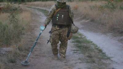 ВСУ привлекают иностранных саперов для расчистки беспорядочно заминированной местности в Донбассе
