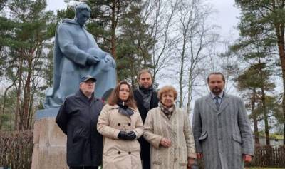 Впервые за 30 лет: в Латвии установлен памятник бойцам Красной армии