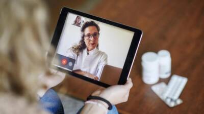 Все, что нужно знать о телемедицине в Германии: как попасть на видео-консультацию, кто ее оплатит, можно ли получить больничный онлайн