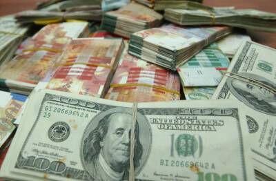 Банк Израиля миллиардами скупает доллар США