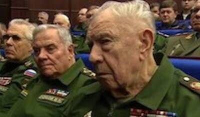 Путин продлил срок службы высшим офицерам до 70 лет