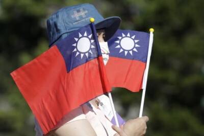 Тайвань приглашен на Саммит демократий, из США уезжают российские дипломаты...