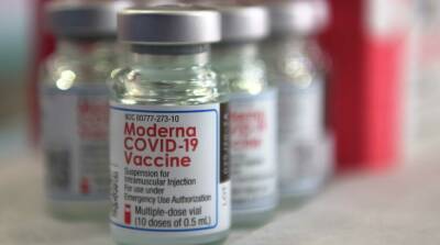 В Moderna рассказали, когда планируют выпустить вакцину от нового штамма коронавируса