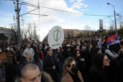 Протест сербской оппозиции вызвал в Белграде транспортный коллапс