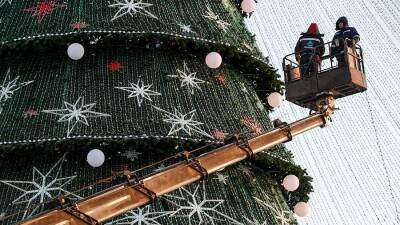 В МЧС предупредили об опасности новогодних елок
