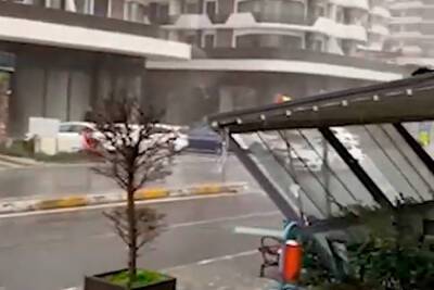 Стало известно о жертвах урагана в Стамбуле