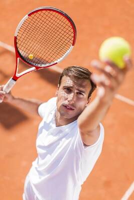 Борис Беккер открывает в Хоххайме-на-Майне самые большие теннисные корты в мире
